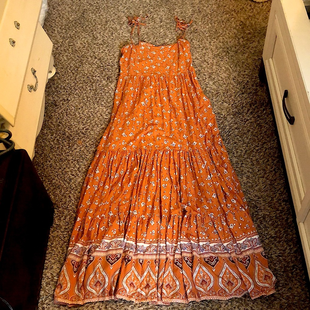 Forever 21 Medium | Maxi Dress | Orange with white flowers